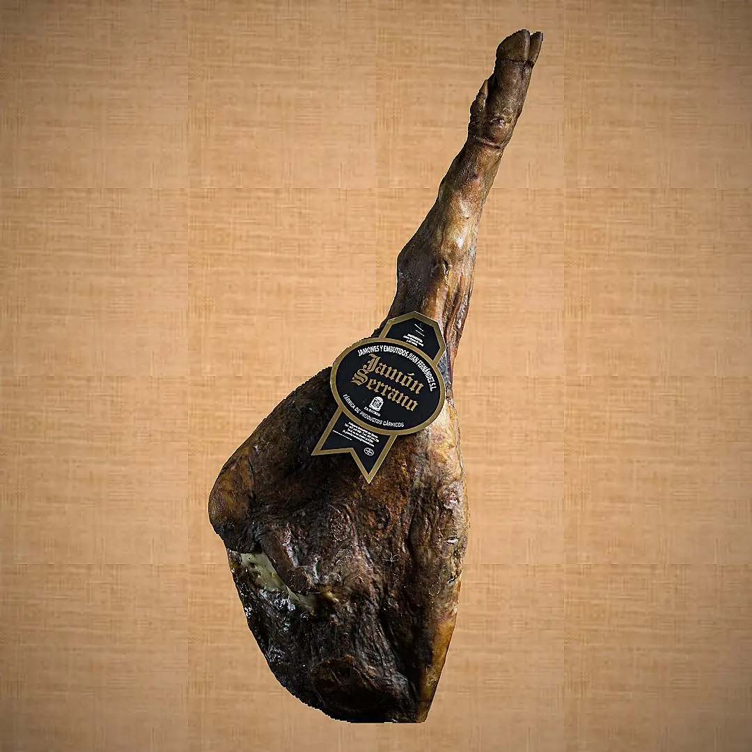 Jamones selectos en proceso de curación